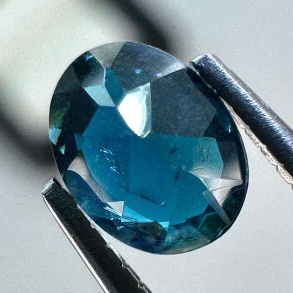 Rare Sapphirine 0.50 ct / 5,7x4,4x2,9 mm - Jamel Gems