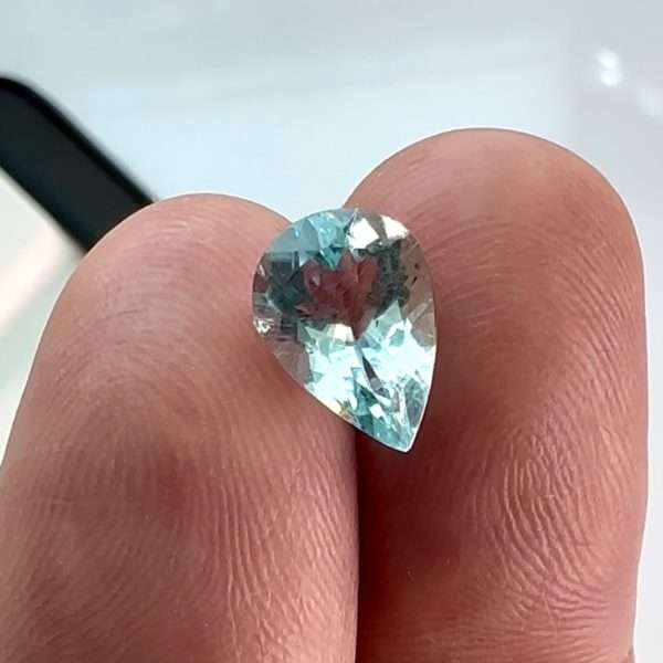 Very Bright, Blue Aquamarine 2,39 ct / 11,4x8,3 mm