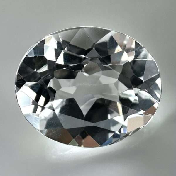 Buy Colorless Topaz 4,48 ct - Online gemstones shopping