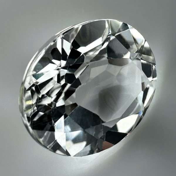 Buy Colorless Topaz 4,48 ct - Online gemstones shopping