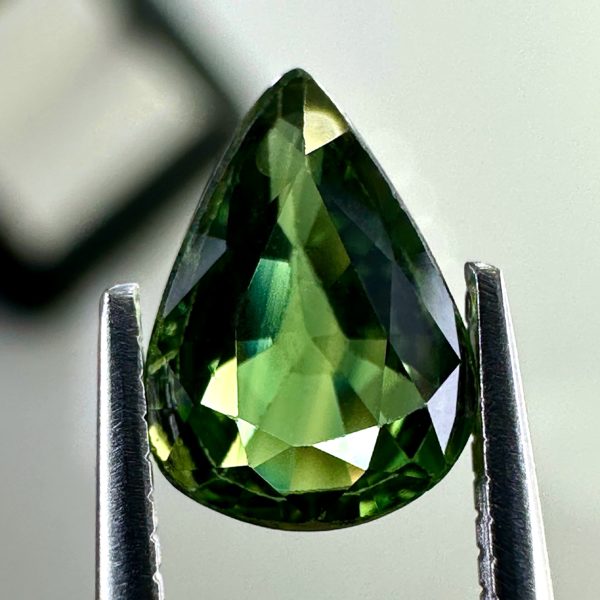 Natural Green Sapphire 1.12 ct - RARE