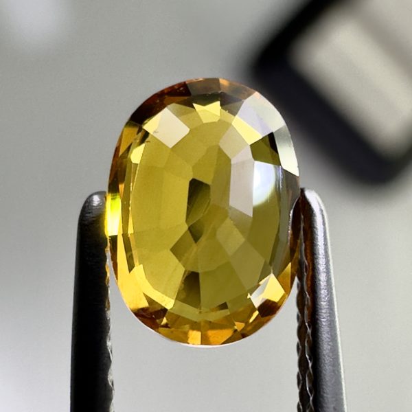 Songea Orange Sapphire 1.28 Carat - Gemstone for Luxury Jewelry