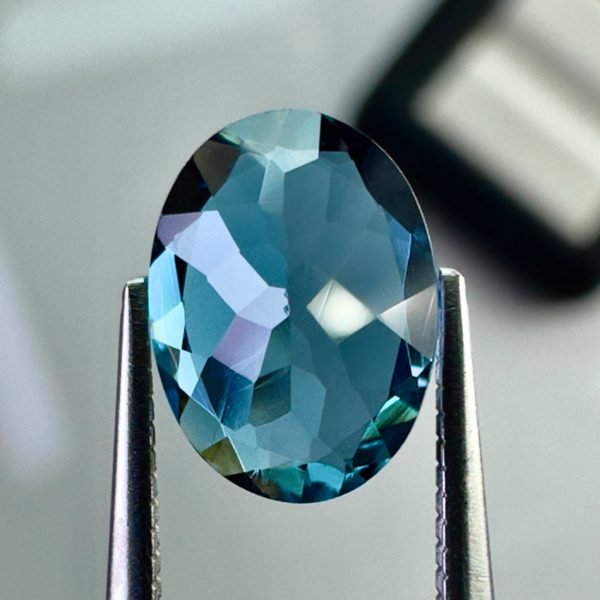 Natural London Blue Topaz, rare and hard to obtain, with a deep London blue hue, bright luster and excellent clarity, ideal for spectacular jewelry and fine jewelry pieces.